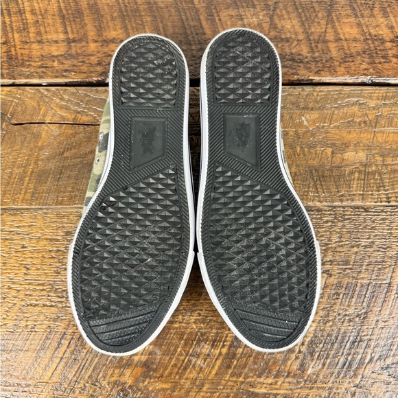 Falls Creek Camouflage Women's Sneakers - Picture 4 of 6